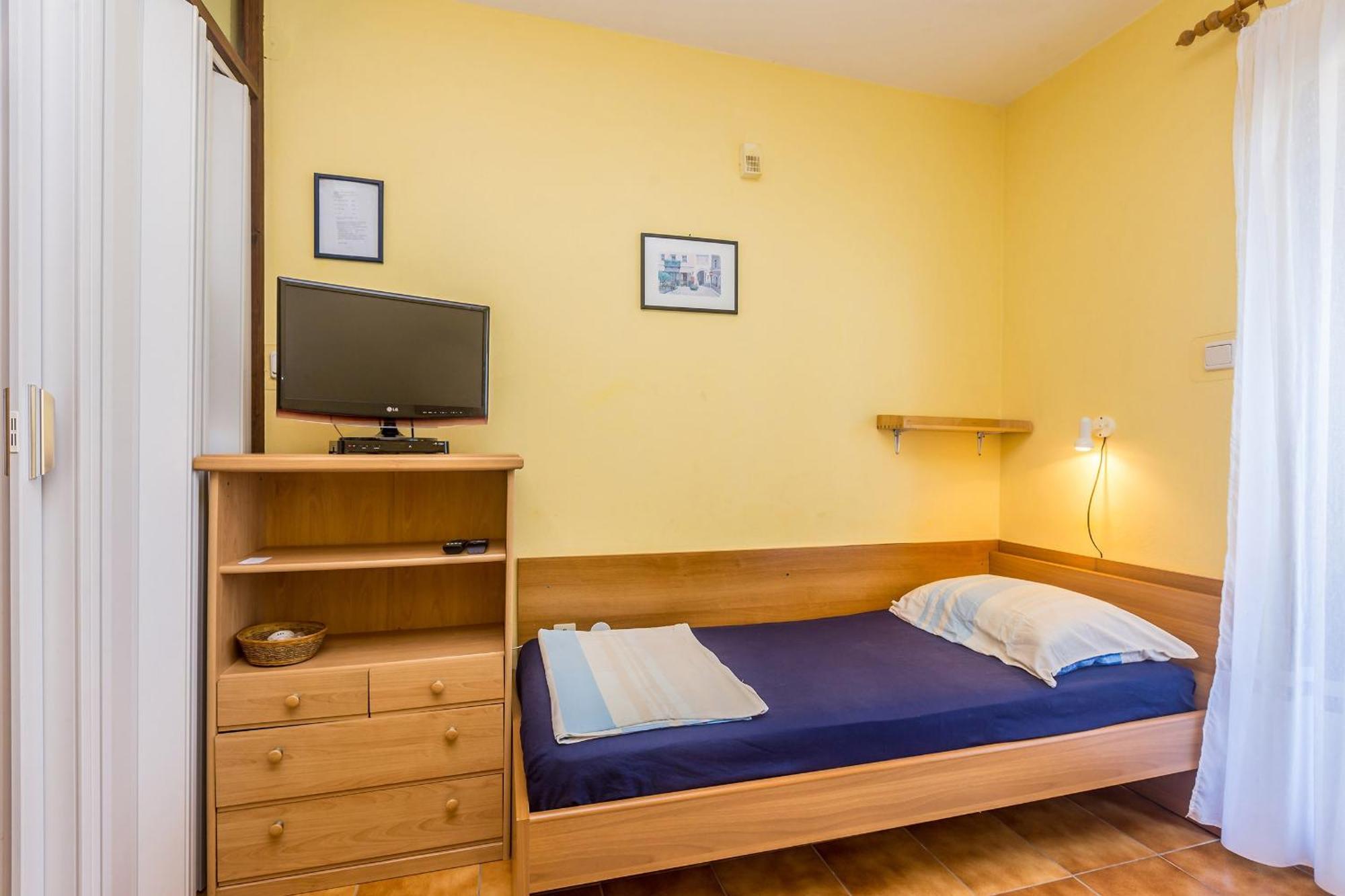 Apartments With A Parking Space Njivice, Krk - 5325 Room photo